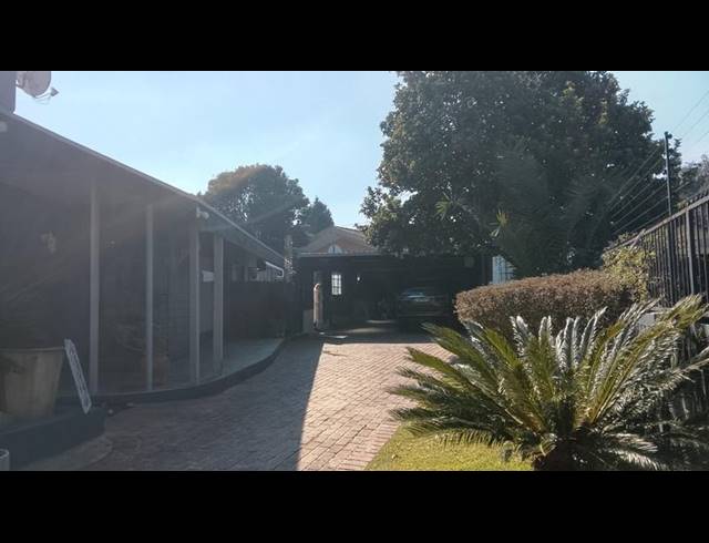 4 BEDROOM HOUSE FOR SALE IN GREENHILLS